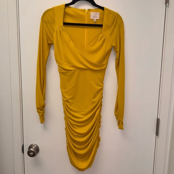 NWOT Cinq A Sept Yellow Long Sleeve Ruched V Neck Miah Mini Dress sz 0 - Picture 2 of 7
